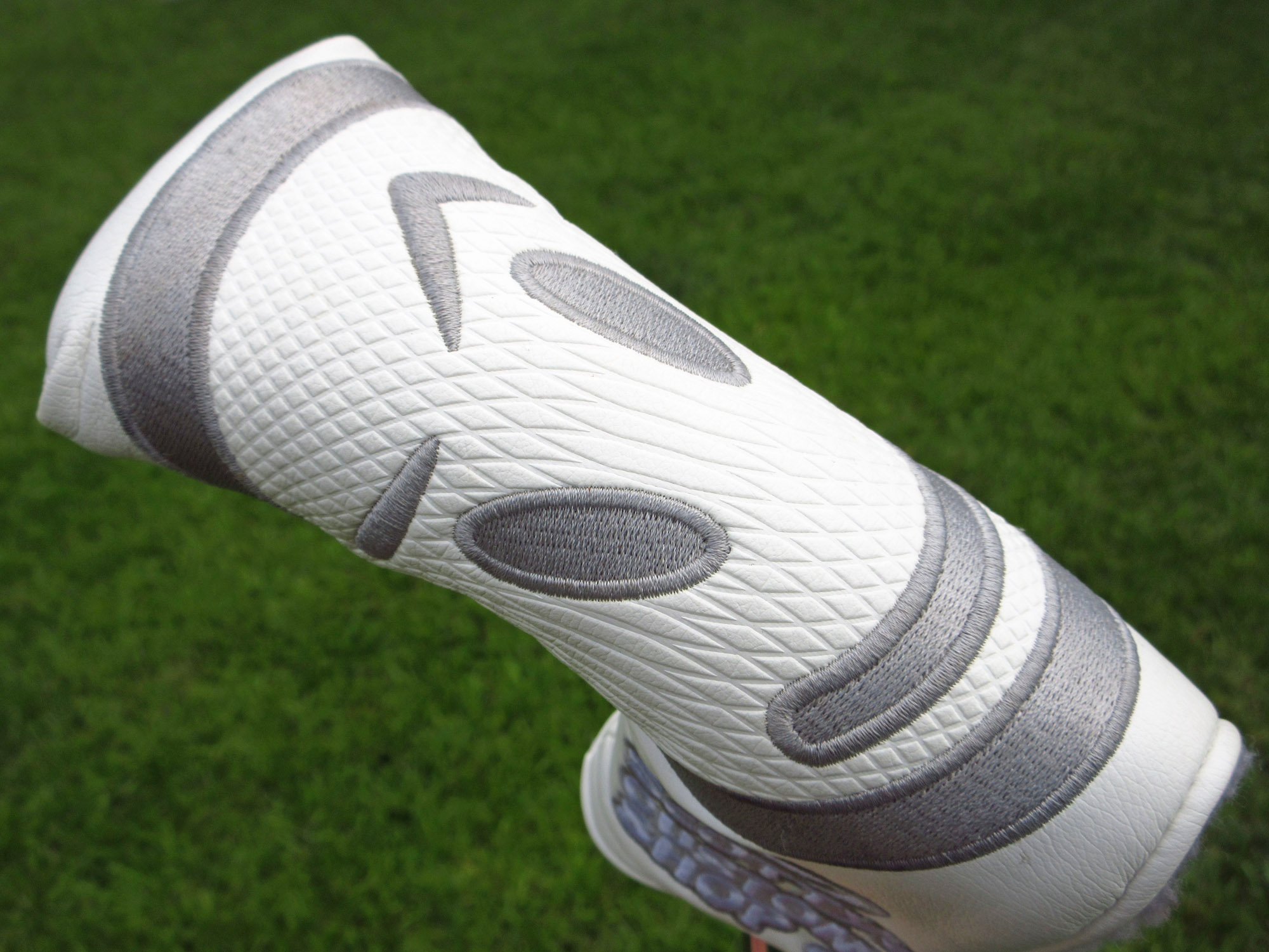 Scotty Cameron Grinder Face — White/Gray